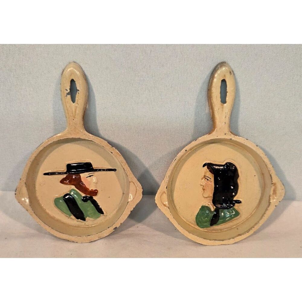Vintage John Wright Cast Iron Mini Skillet Wall Plaques – Colonial Couple – Pair